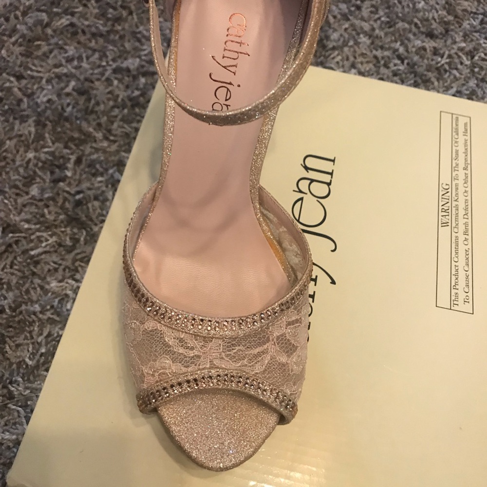 Shoes - Picture 3 of 3